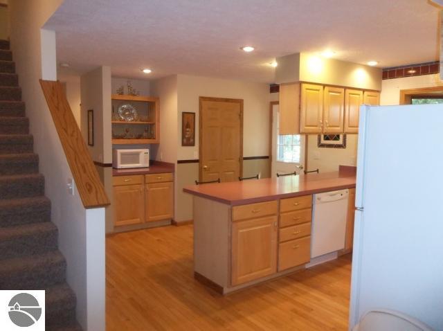 3634 Lone Lookout Road Traverse City, MI 49686 - Photo 15 of 25 1737537-14.JPG