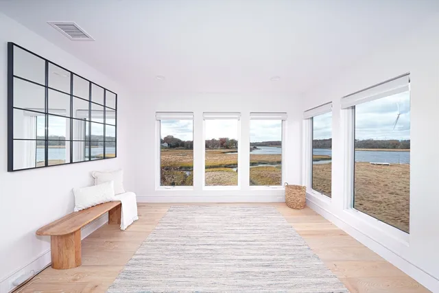 $2,290,000 | 10 Chestnut Place, Hingham, MA 02043