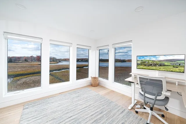 $2,290,000 | 10 Chestnut Place, Hingham, MA 02043