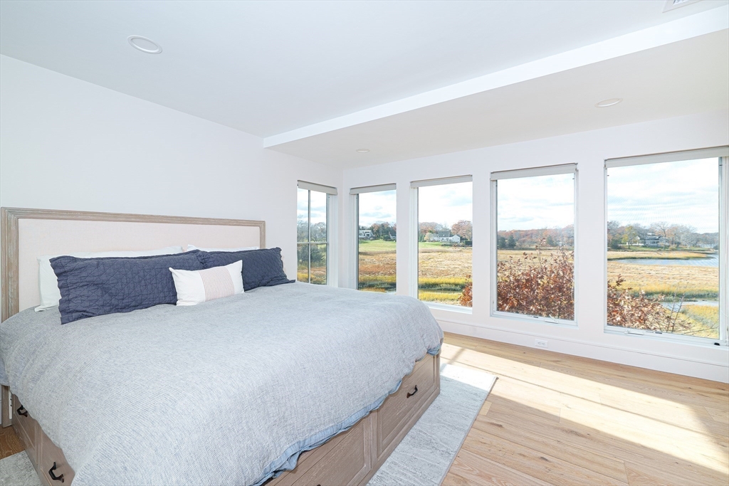 10 Chestnut Place Hingham, MA 02043 - Photo 16 of 29