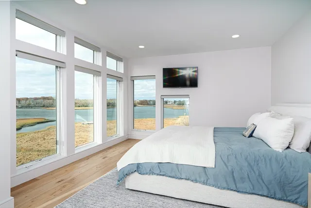 $2,290,000 | 10 Chestnut Place, Hingham, MA 02043