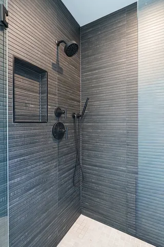 $2,290,000 | 10 Chestnut Place, Hingham, MA 02043