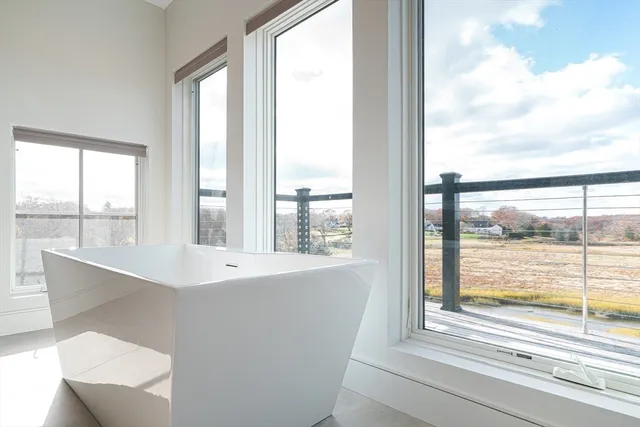 $2,290,000 | 10 Chestnut Place, Hingham, MA 02043