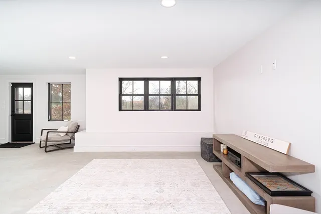 $2,290,000 | 10 Chestnut Place, Hingham, MA 02043