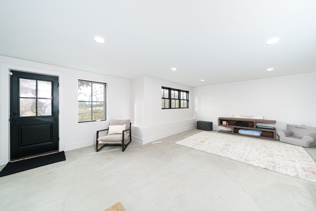 10 Chestnut Place Hingham, MA 02043 - Photo 26 of 29