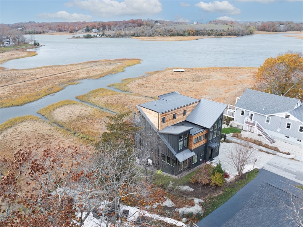 10 Chestnut Place Hingham, MA 02043 - Photo 3 of 29