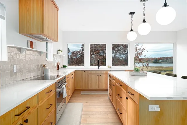 $2,290,000 | 10 Chestnut Place, Hingham, MA 02043