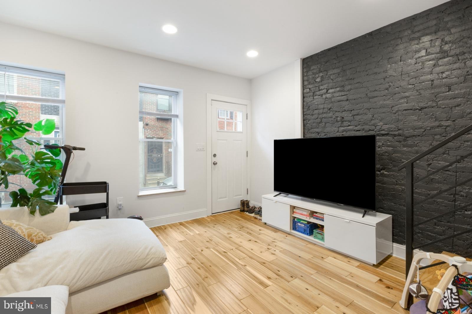 2322 Wilder Street Philadelphia, PA 19146 - Photo 6 of 34