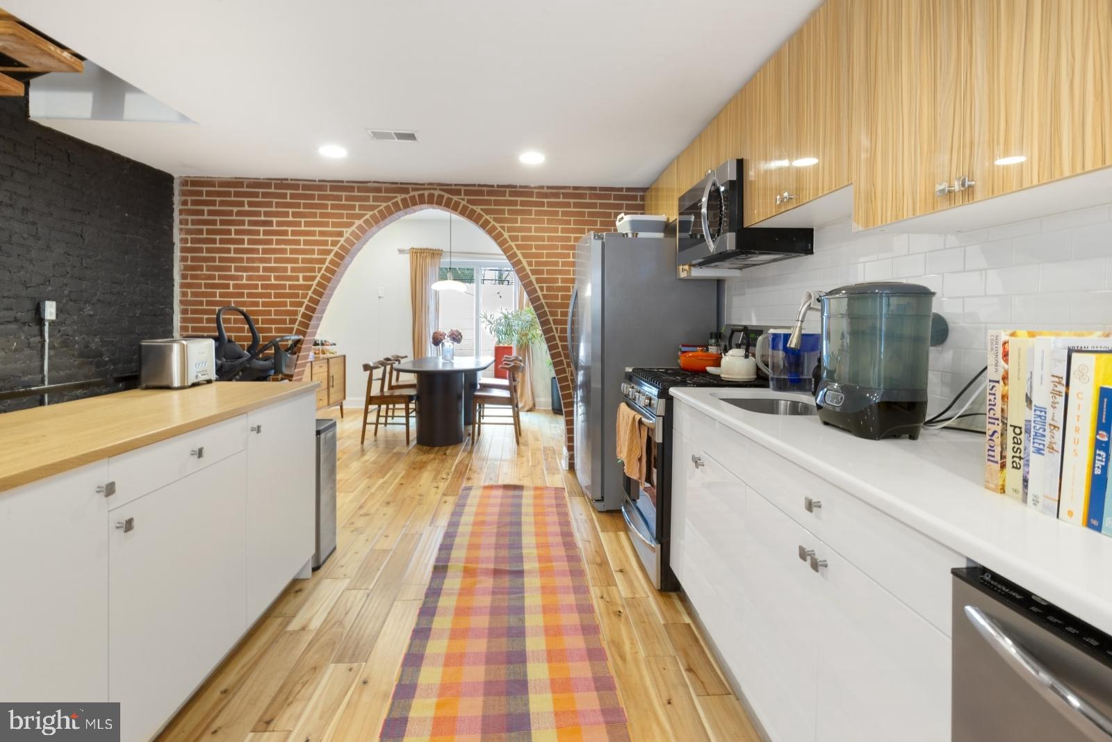 2322 Wilder Street Philadelphia, PA 19146 - Photo 9 of 34