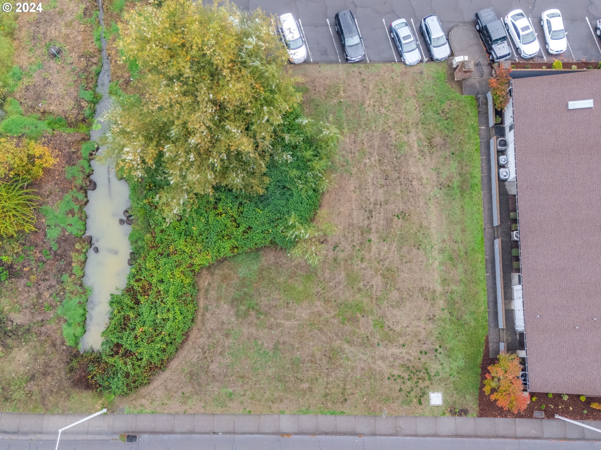 8475 Southwest Tualatin Road Tualatin, OR 97062 - Photo 2 of 23 a view of a garden