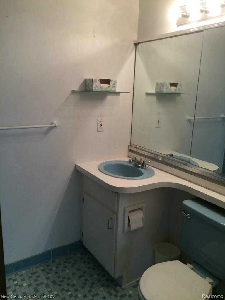 2822 Renshaw Drive Troy, MI 48085 - Photo 16 of 21 064.jpg