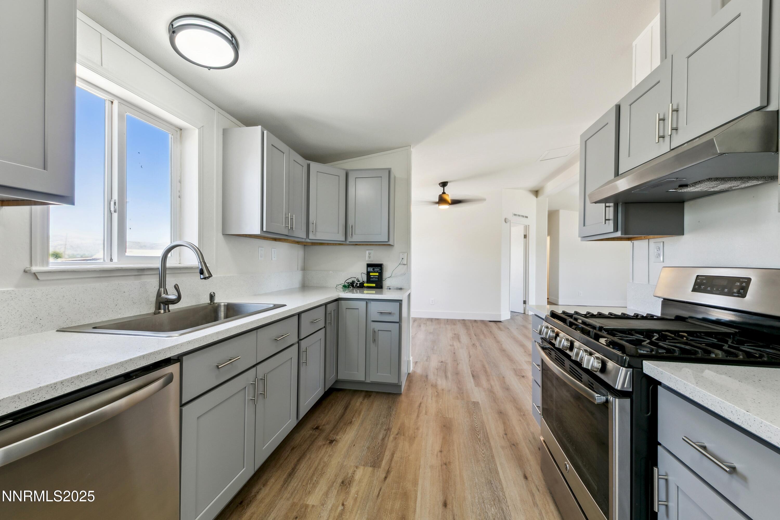 12055 Albert Way Reno, NV 89506 - Photo 6 of 38 a21