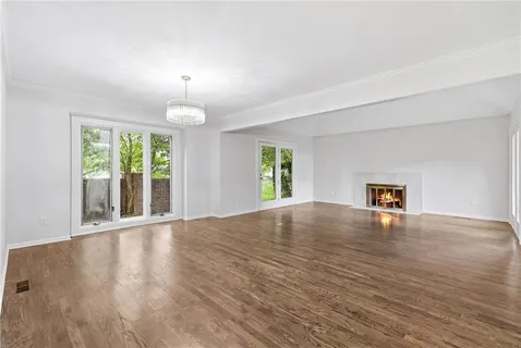 $529,000 | 5204 West 112th Street, Leawood, KS 66211