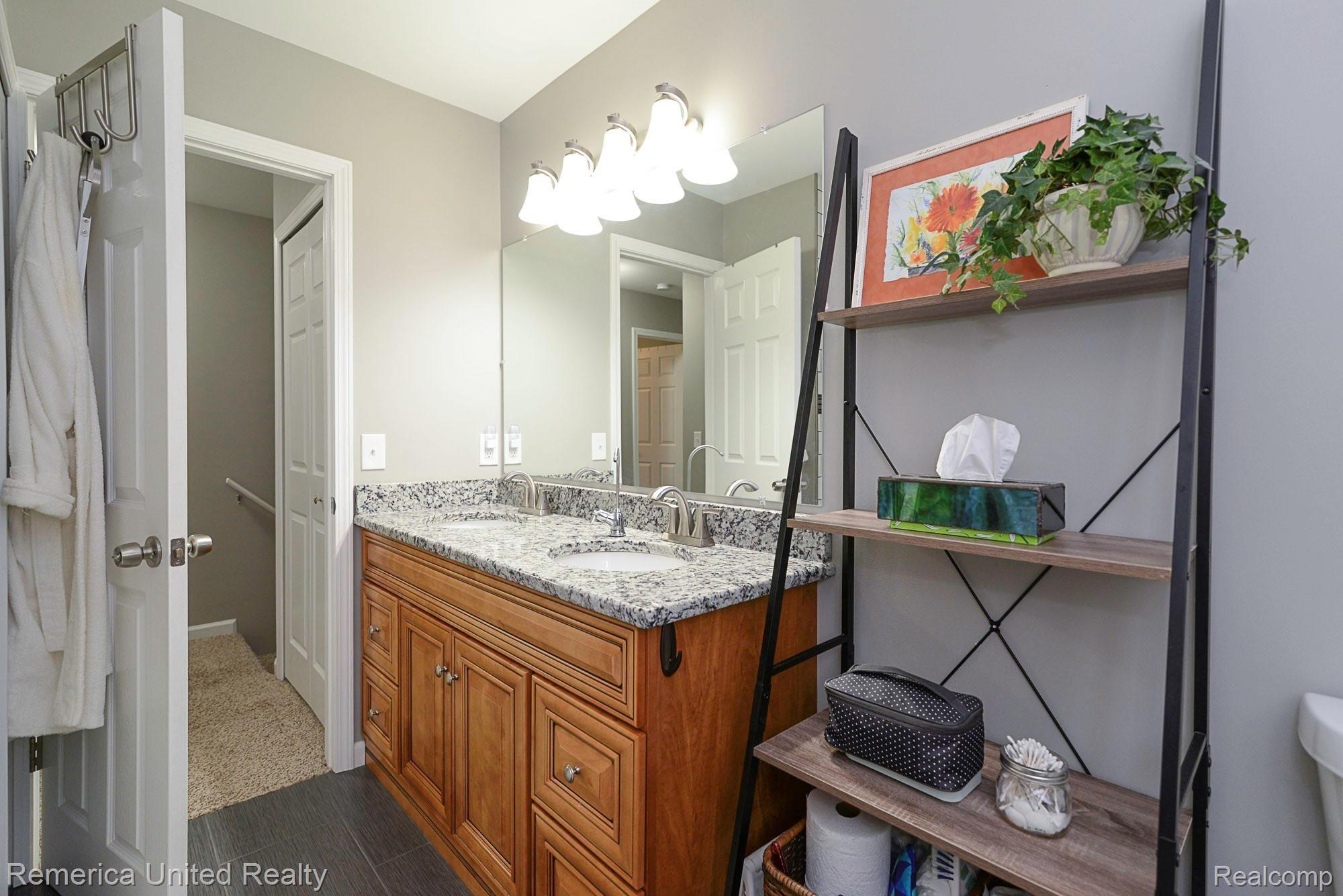 1285 West Cook Road Grand Blanc, MI 48439 - Photo 28 of 47 DSC_0876.jpg