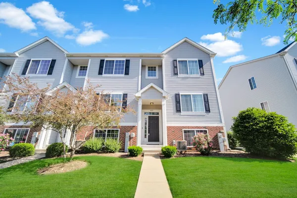 $2,600 | 1476 Manning Avenue, Montgomery, IL 60538