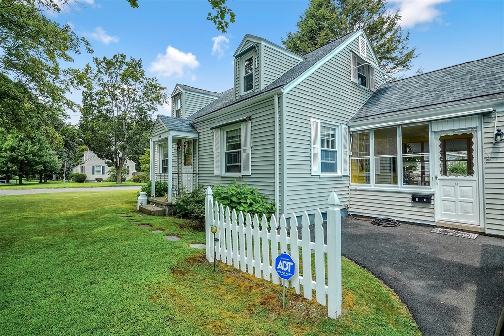 90 Roanoke Road Springfield, MA 01118 - Photo 3 of 19 a view of a house with a yard