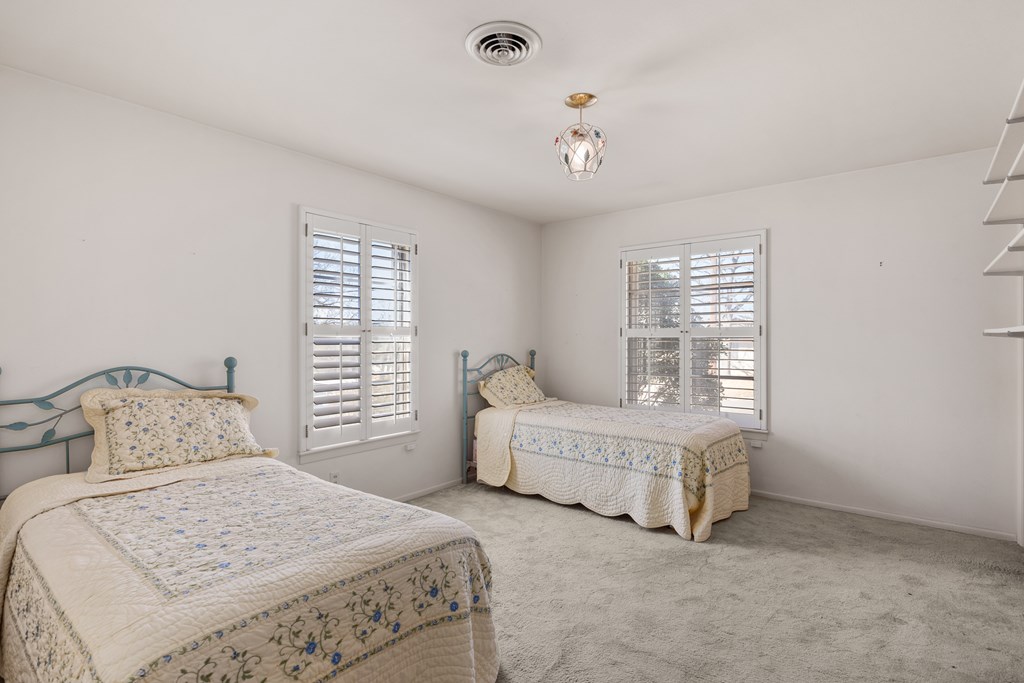 601 Overhill Drive Kerrville, TX 78028 - Photo 21 of 24 Guest Room 1