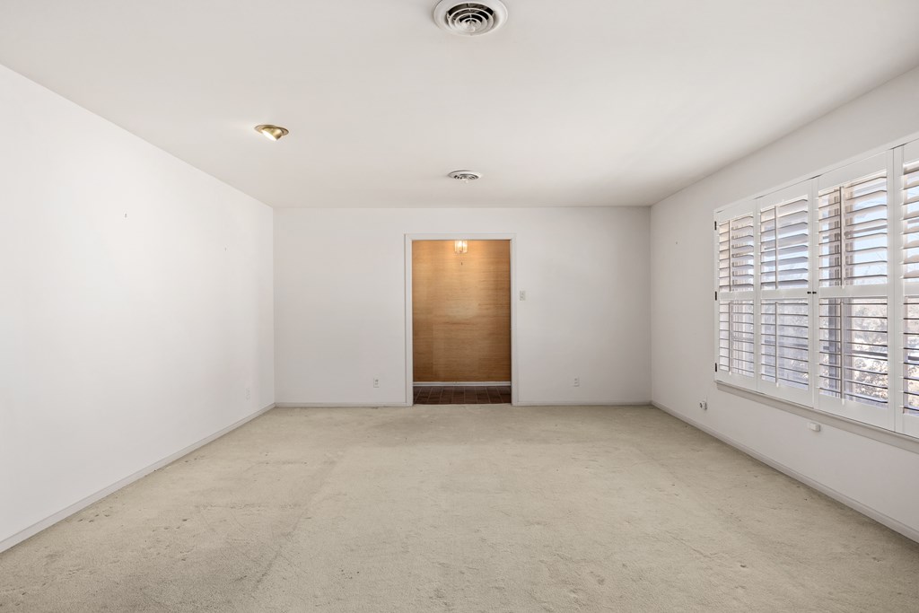 601 Overhill Drive Kerrville, TX 78028 - Photo 3 of 24 Formal Living Room