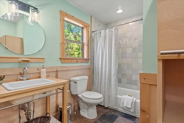 $599,000 | 193 Nichewaug Road, Petersham, MA 01366