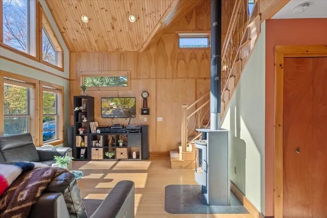 $599,000 | 193 Nichewaug Road, Petersham, MA 01366