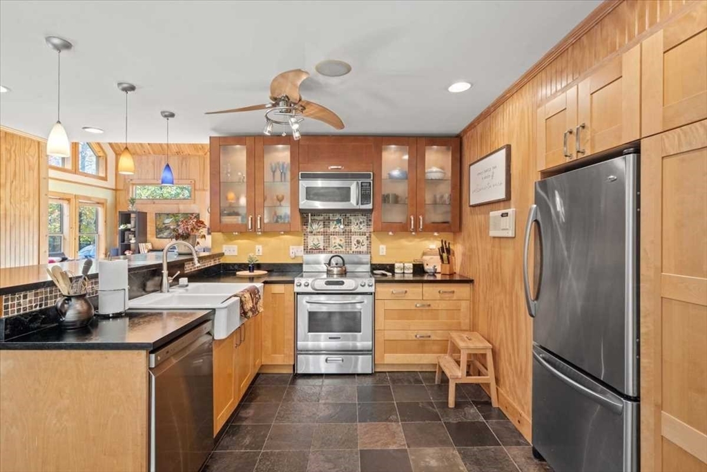 193 Nichewaug Road Petersham, MA 01366 - Photo 8 of 42 Gallery Image 8