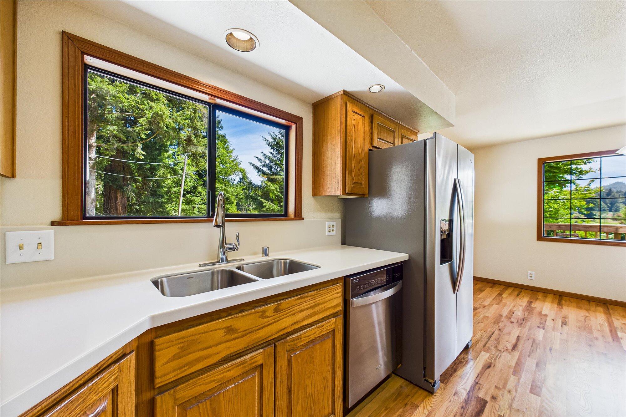 2097 Wrigley Road Eureka, CA 95503 - Photo 16 of 61
