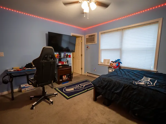 $364,900 | 5 Windy Ridge Place, Unit 5, Waterford, CT 06385