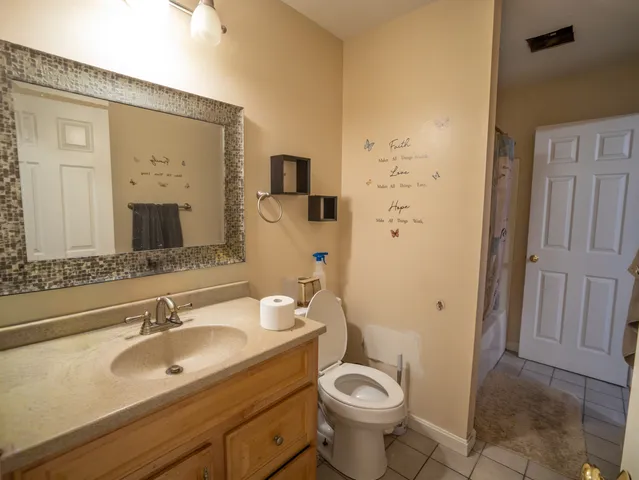 $364,900 | 5 Windy Ridge Place, Unit 5, Waterford, CT 06385