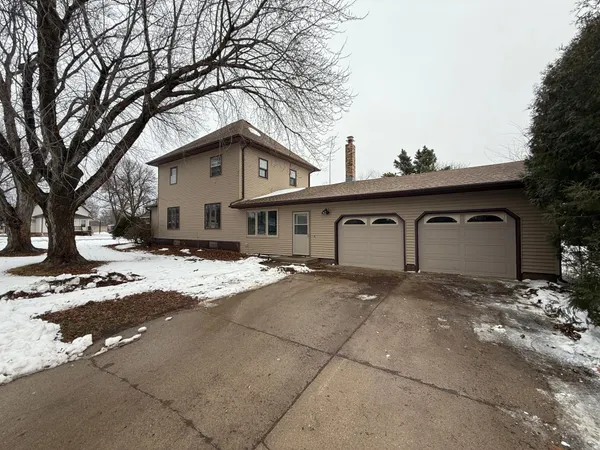 $169,900 | 402 East Flynn Street, Redwood Falls, MN 56283