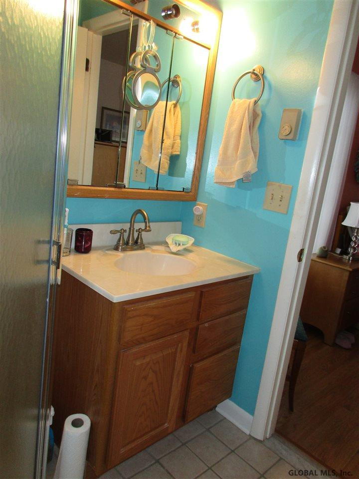 21 Leaf Road Bethlehem, NY 12054 - Photo 17 of 20 Photo 17