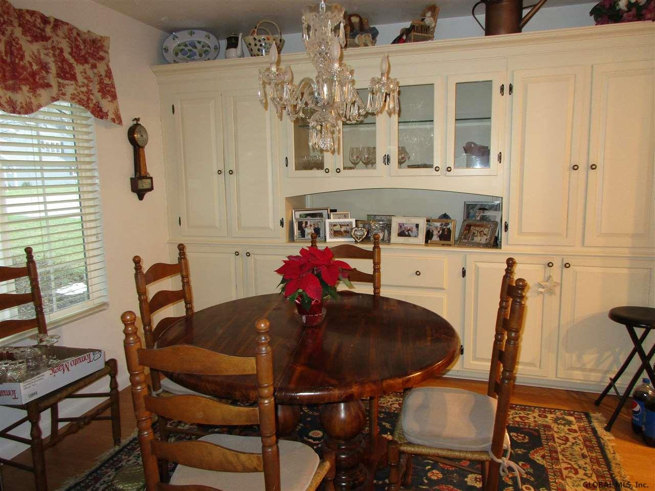 21 Leaf Road Bethlehem, NY 12054 - Photo 4 of 20 Photo 4