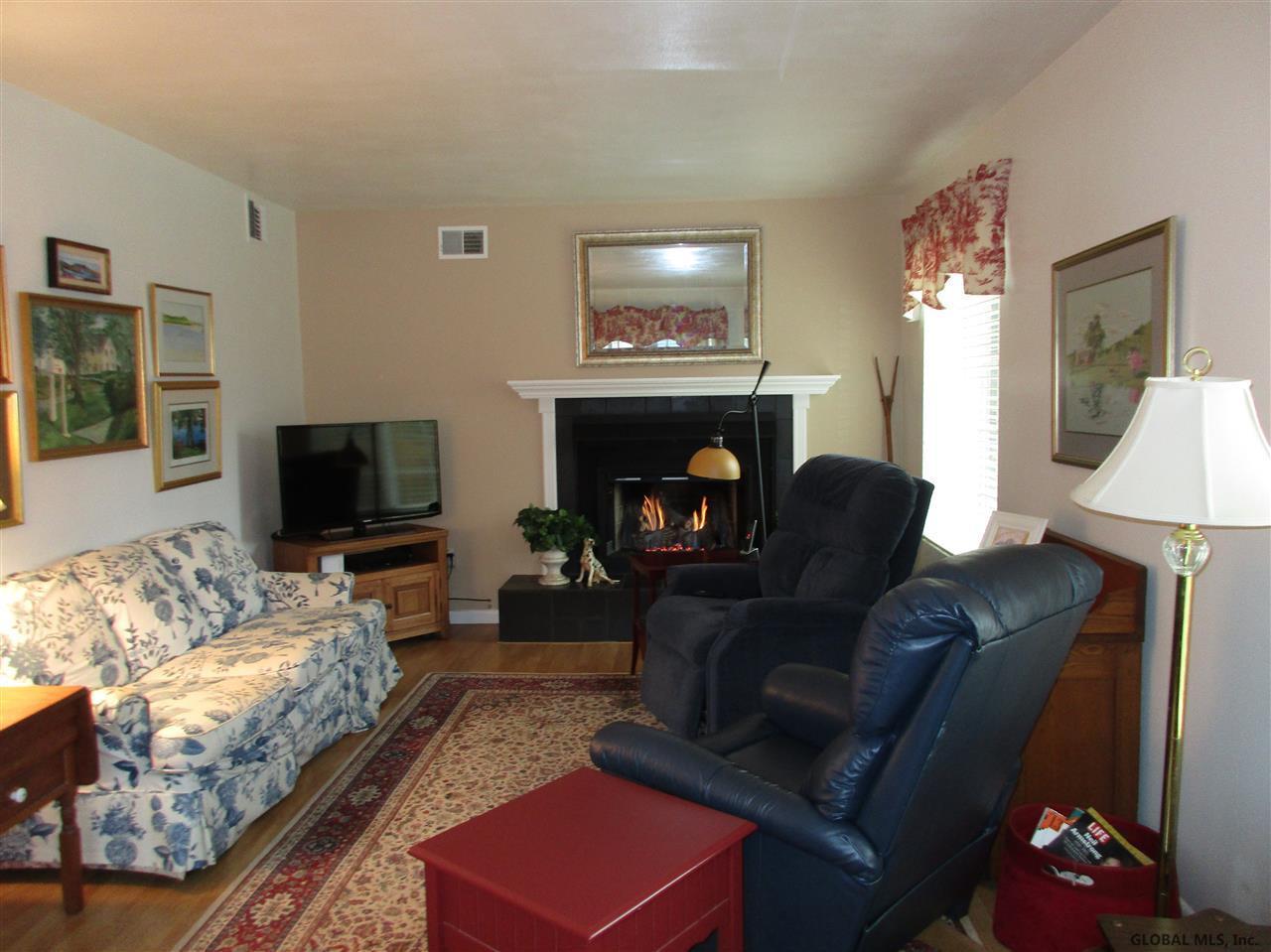 21 Leaf Road Bethlehem, NY 12054 - Photo 6 of 20 Photo 6