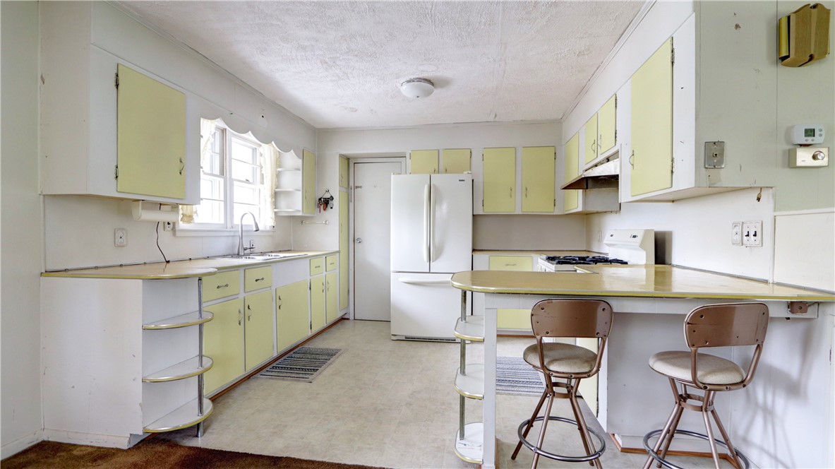 914 Waterloo Geneva Road Waterloo, NY 13165 - Photo 14 of 37