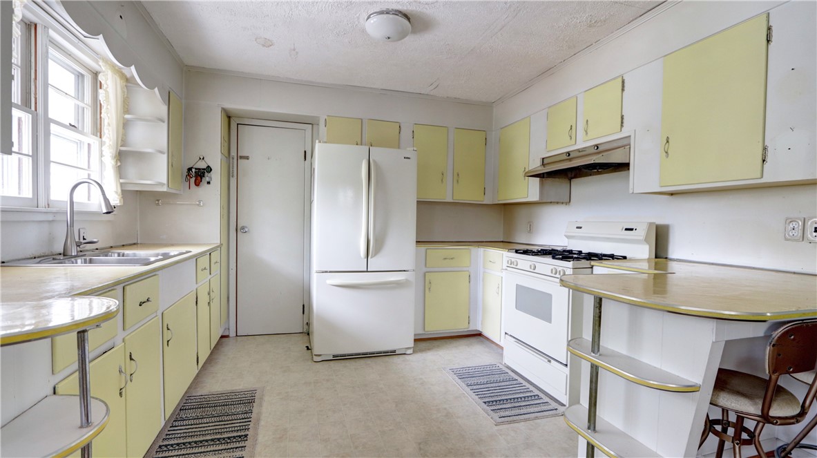 914 Waterloo Geneva Road Waterloo, NY 13165 - Photo 16 of 37