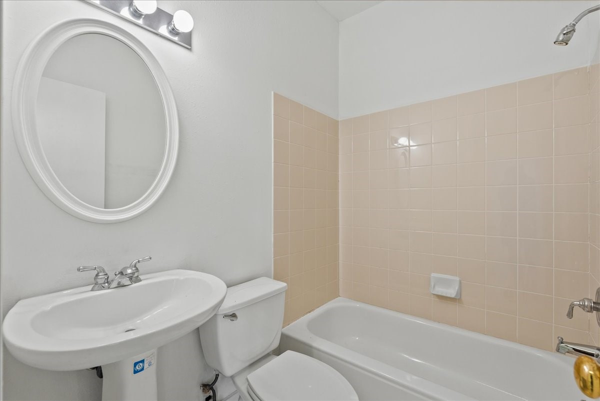 5762 Birdwood Road Houston, TX 77096 - Photo 43 of 50 THIS FULL BATH IS IN THE ADU, MAKING IT ANOTHER FUNCTIONAL LIVING SPACE NO MATTER WHAT YOUR NEEDS.