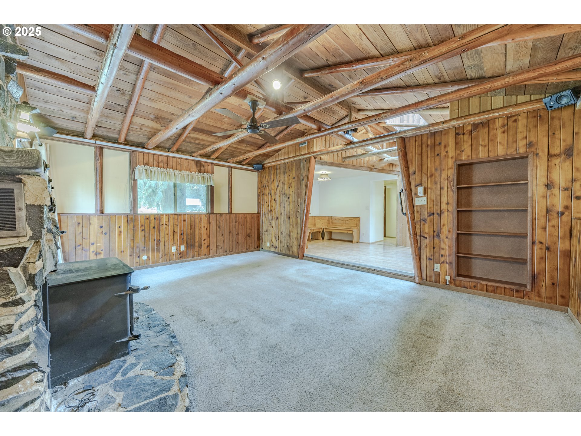 87845 Upland Street Springfield, OR 97478 - Photo 11 of 37 Family Room