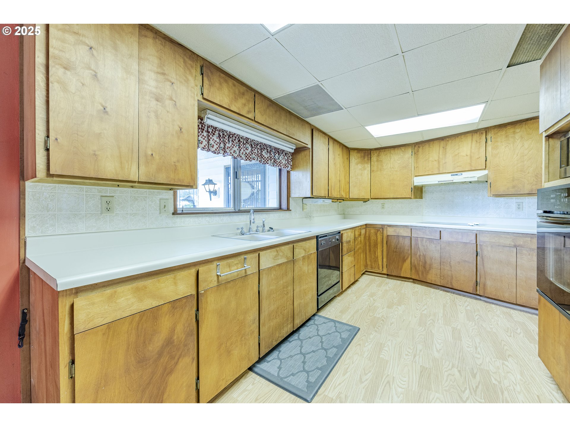 87845 Upland Street Springfield, OR 97478 - Photo 15 of 37 Kitchen