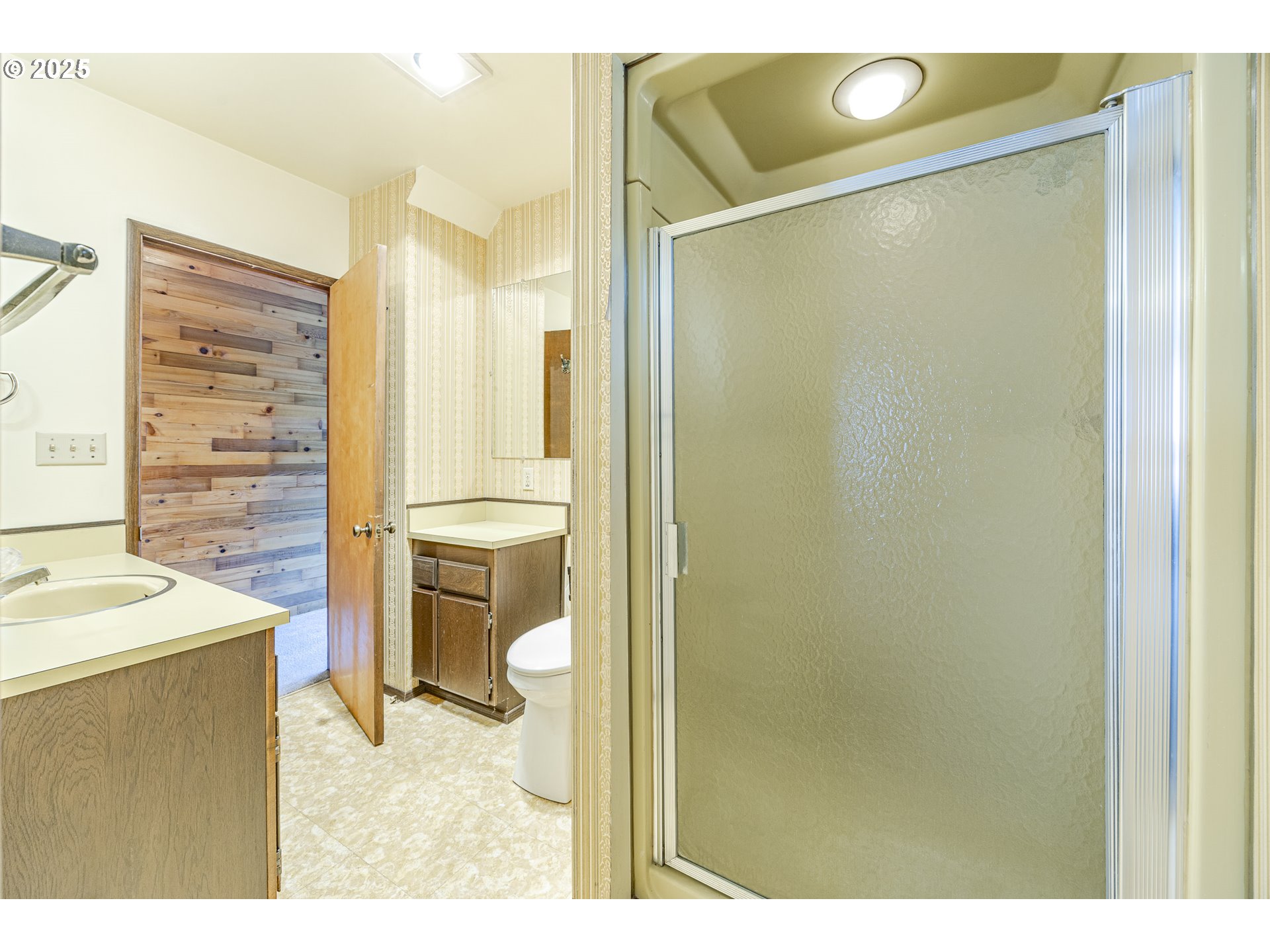 87845 Upland Street Springfield, OR 97478 - Photo 29 of 37 Bathroom, Attached