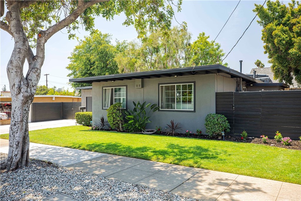 2021 Forest Avenue Pasadena, CA 91103 - Photo 3 of 18 a view of back yard of the house