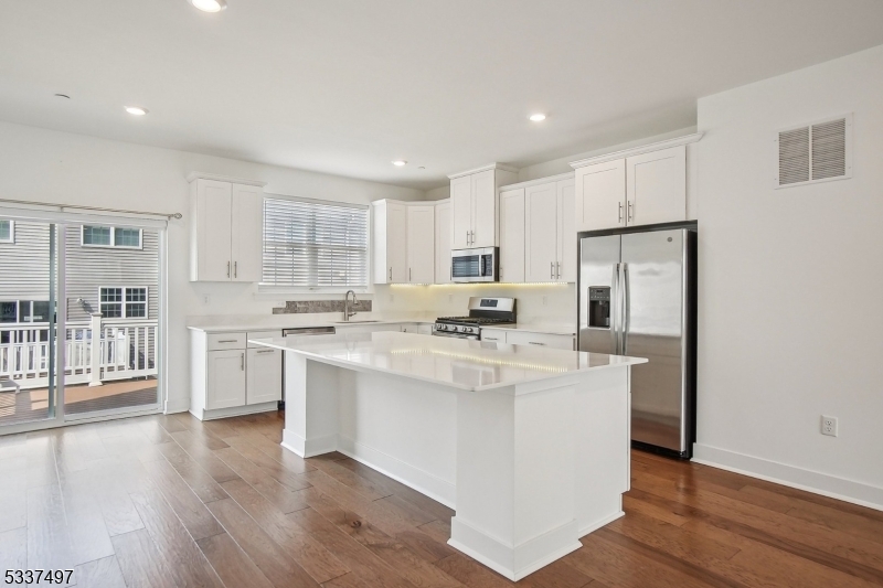 10 Cecala Road Morris Plains, NJ 07950 - Photo 8 of 25
