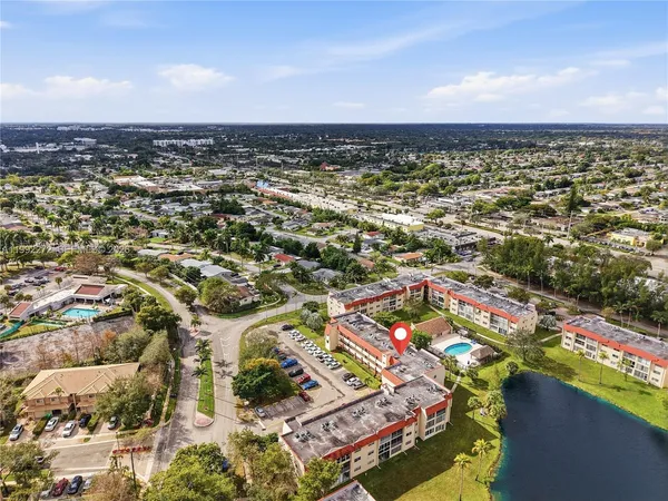 $140,000 | 2651 Sunrise Lakes Drive East, Unit 104, Sunrise, FL 33322