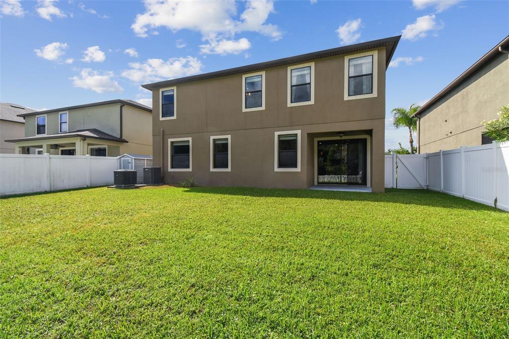 11737 Crestridge Loop New Port Richey, FL 34655 - Photo 12 of 100