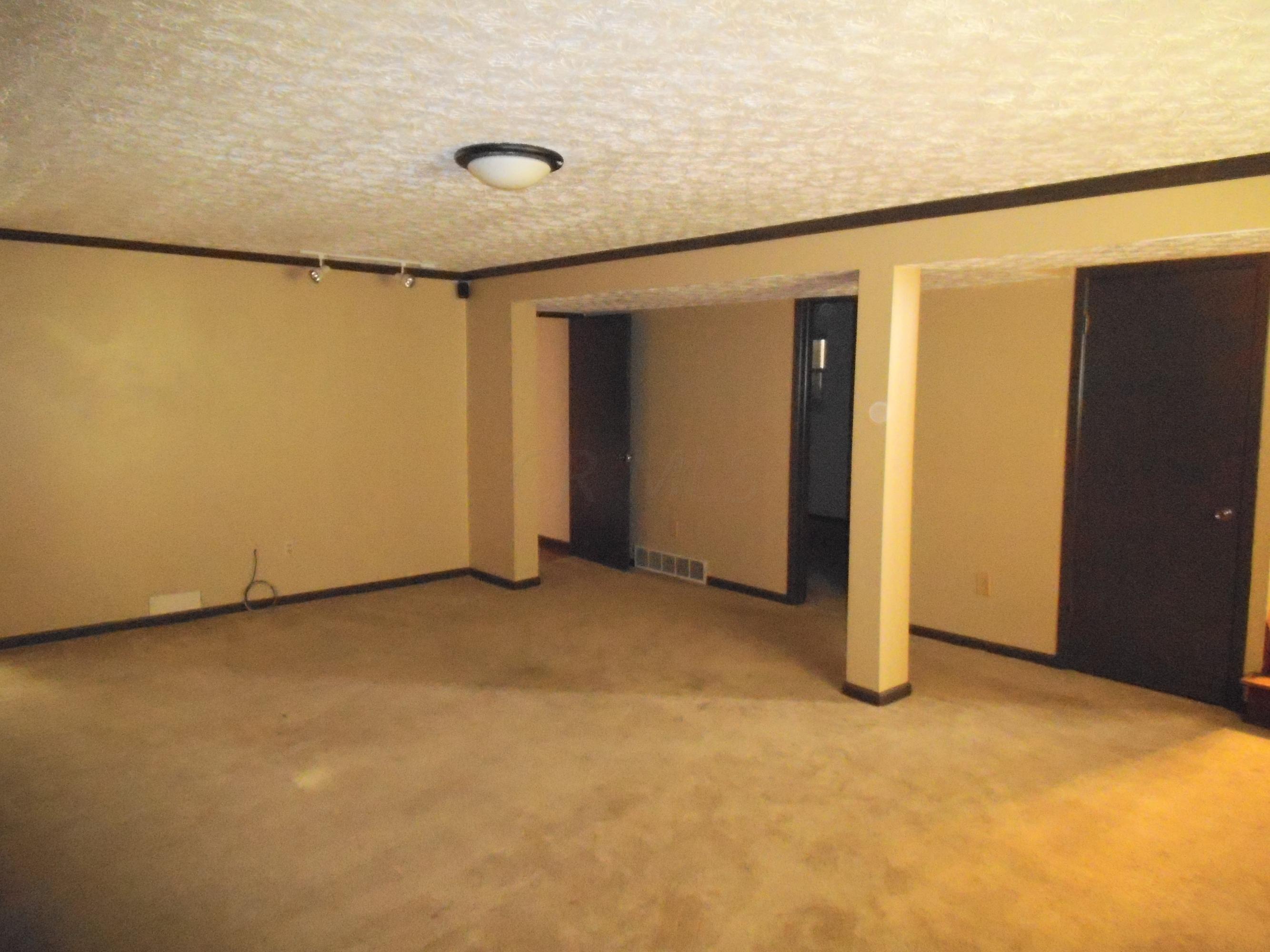 6077 Beechcroft Road Columbus, OH 43229 - Photo 13 of 24 Gallery Image 13