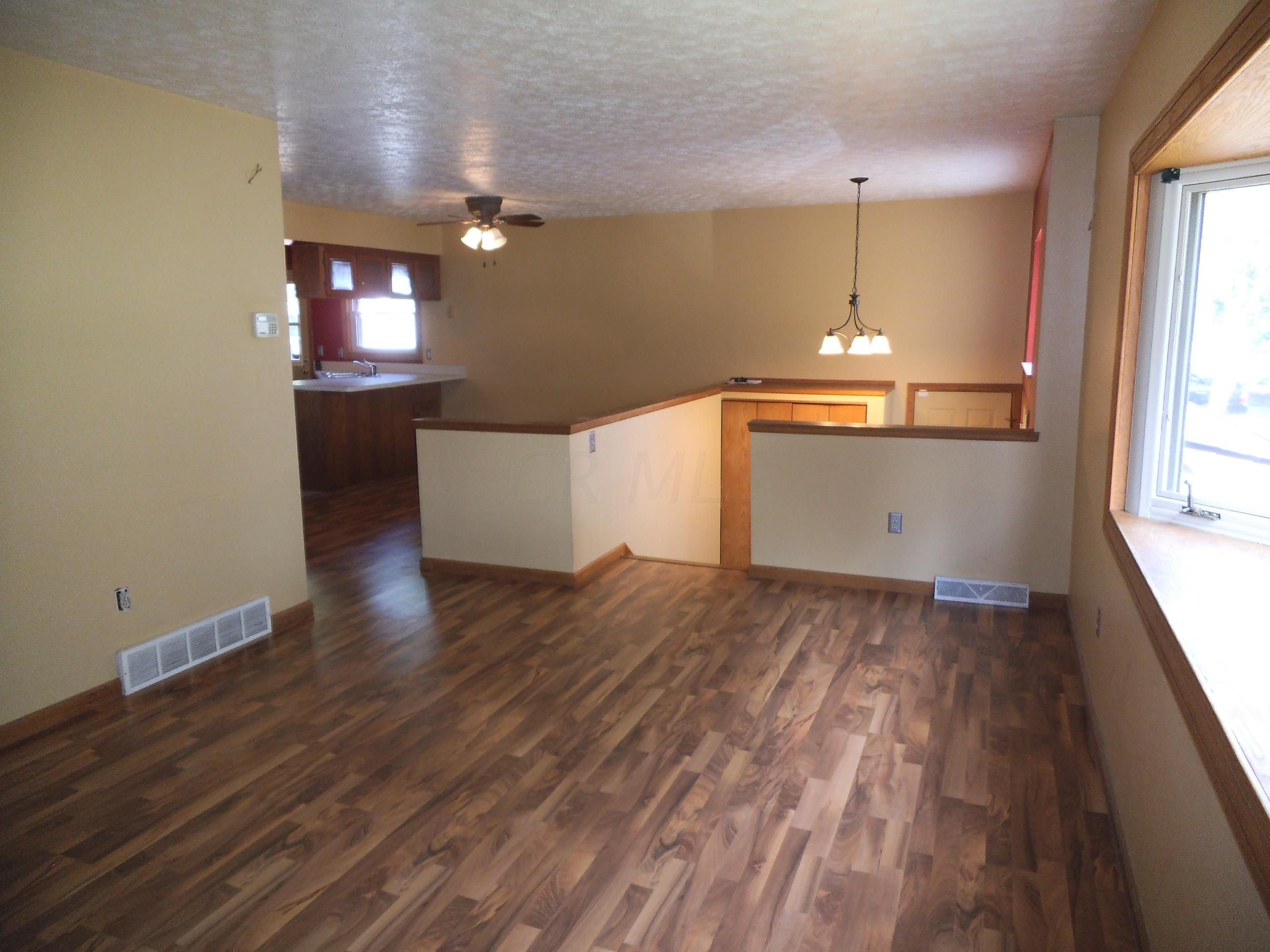 6077 Beechcroft Road Columbus, OH 43229 - Photo 3 of 24 Gallery Image 3