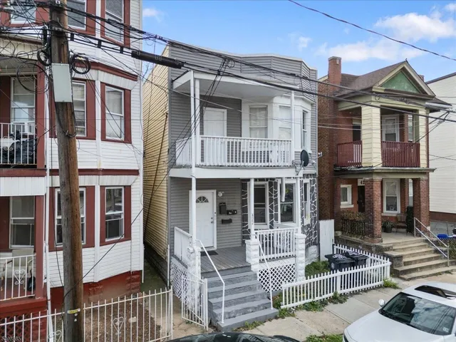 $2,100 | 422 Jelliff Avenue, Unit 1, Newark, NJ 07112