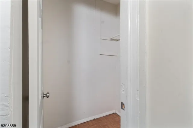 $2,100 | 422 Jelliff Avenue, Unit 1, Newark, NJ 07112