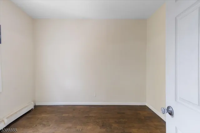 $2,100 | 422 Jelliff Avenue, Unit 1, Newark, NJ 07112