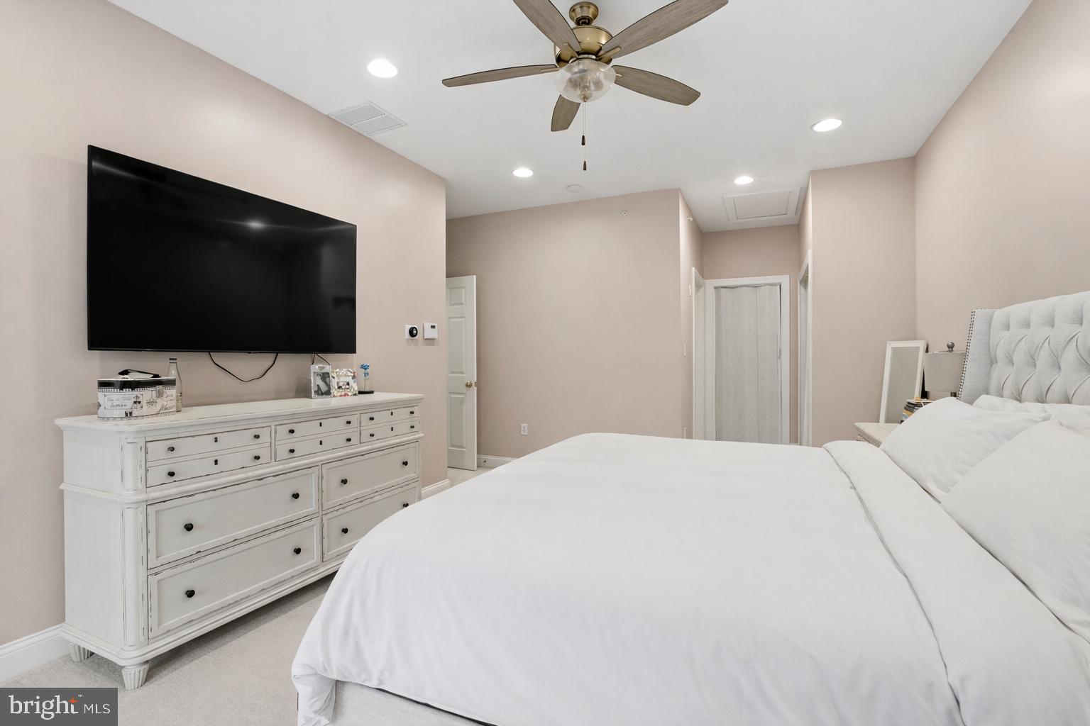 707 Abby Road Middletown, NJ 07748 - Photo 17 of 31 Master Bedroom