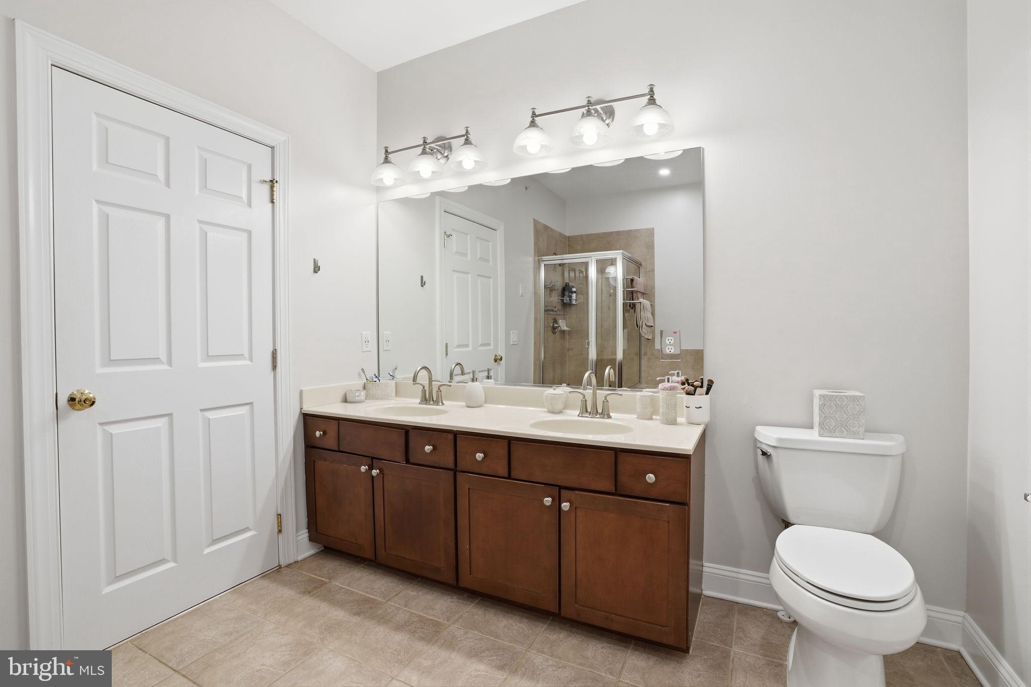 707 Abby Road Middletown, NJ 07748 - Photo 18 of 31 Master Bath