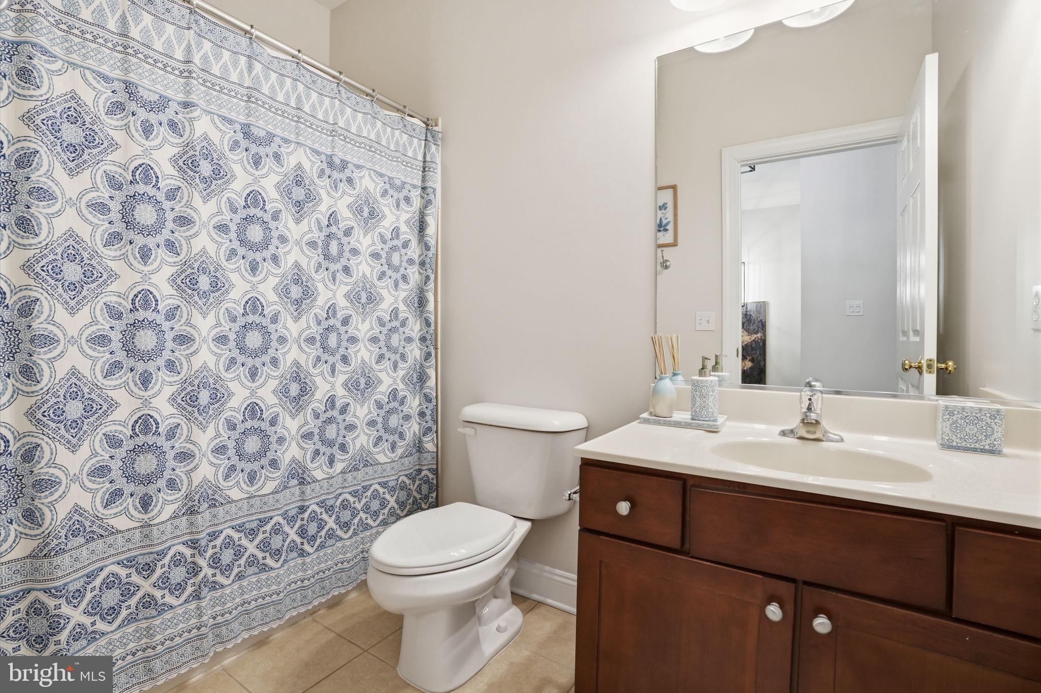 707 Abby Road Middletown, NJ 07748 - Photo 23 of 31 2nd Floor Bath